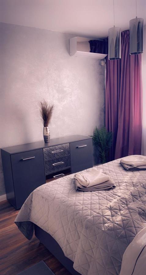 Lovely 2 Rooms Apartment In The Center Of The City Bucureşti Exterior foto