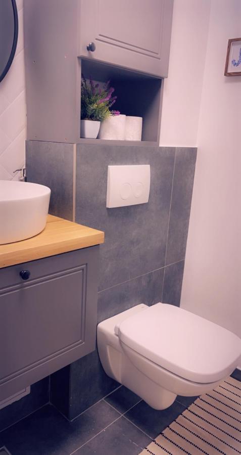 Lovely 2 Rooms Apartment In The Center Of The City Bucureşti Exterior foto
