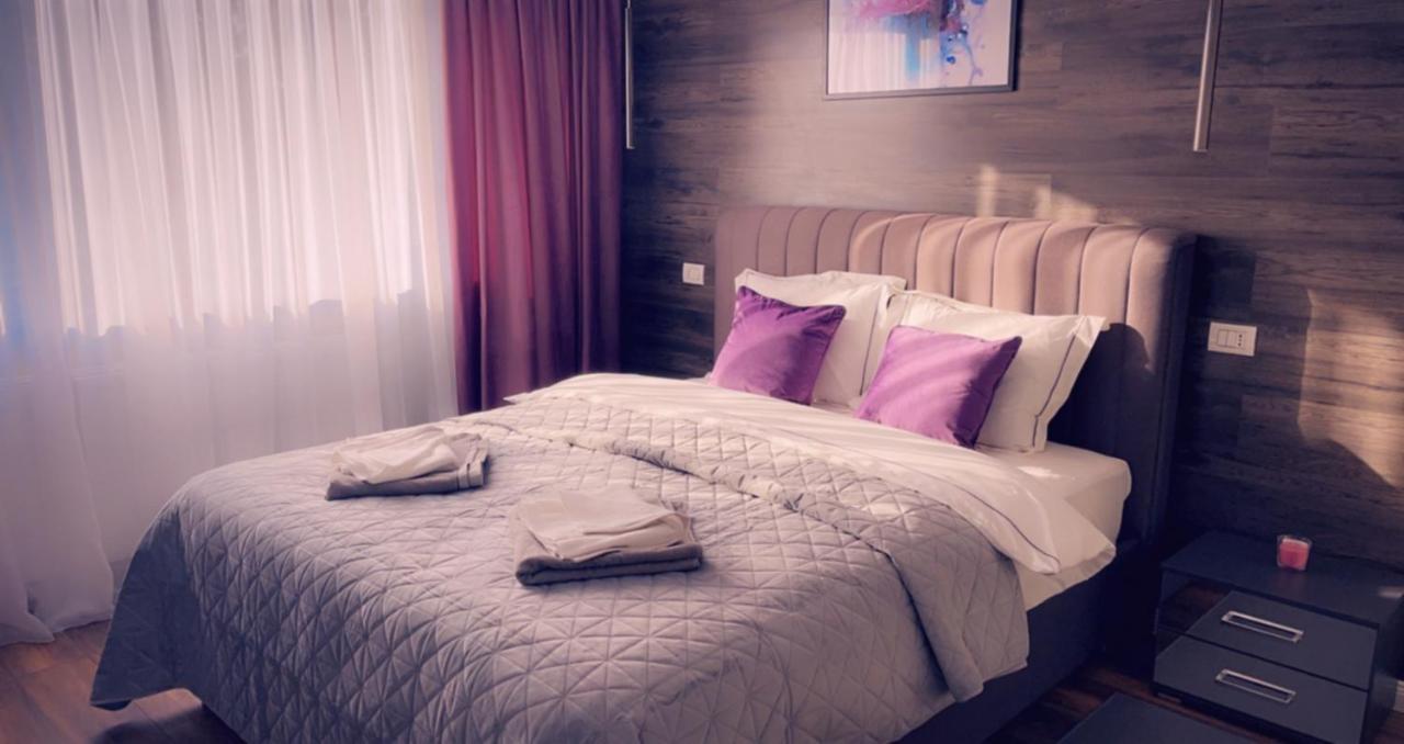 Lovely 2 Rooms Apartment In The Center Of The City Bucureşti Exterior foto