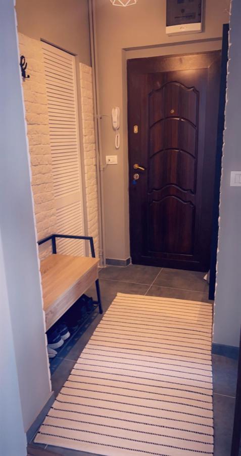 Lovely 2 Rooms Apartment In The Center Of The City Bucureşti Exterior foto