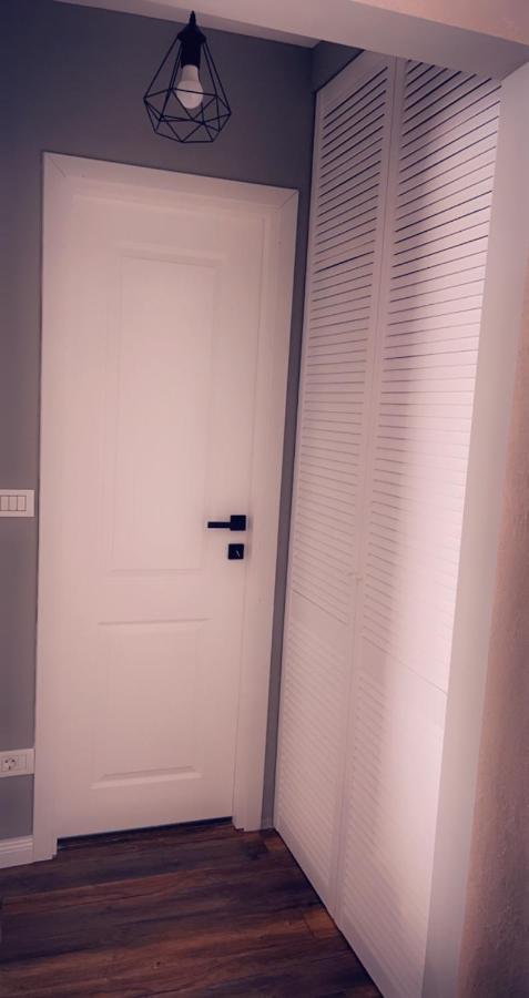 Lovely 2 Rooms Apartment In The Center Of The City Bucureşti Exterior foto