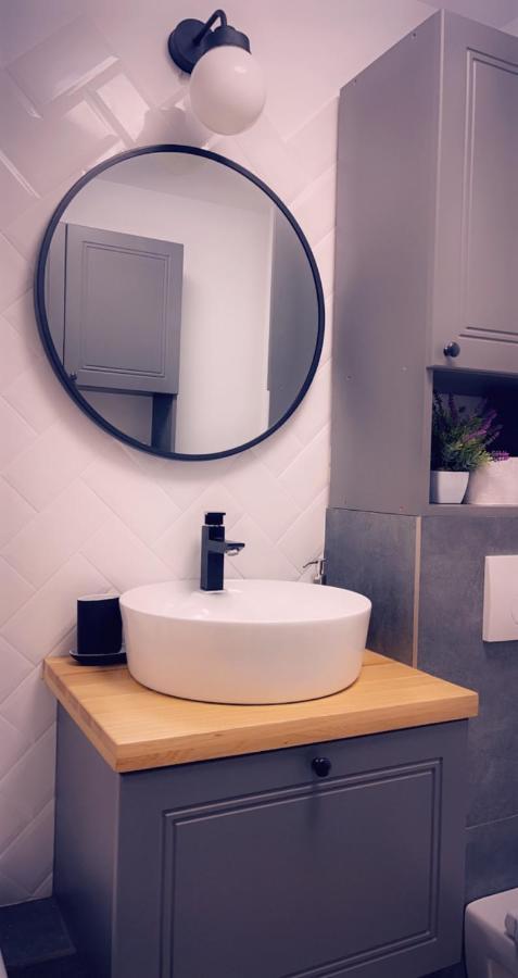 Lovely 2 Rooms Apartment In The Center Of The City Bucureşti Exterior foto
