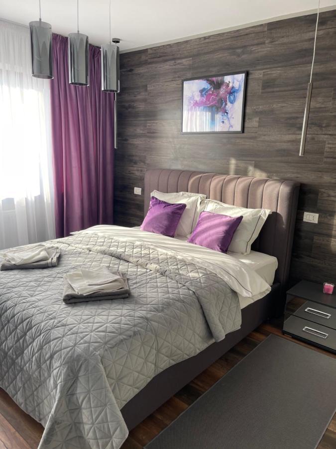 Lovely 2 Rooms Apartment In The Center Of The City Bucureşti Exterior foto