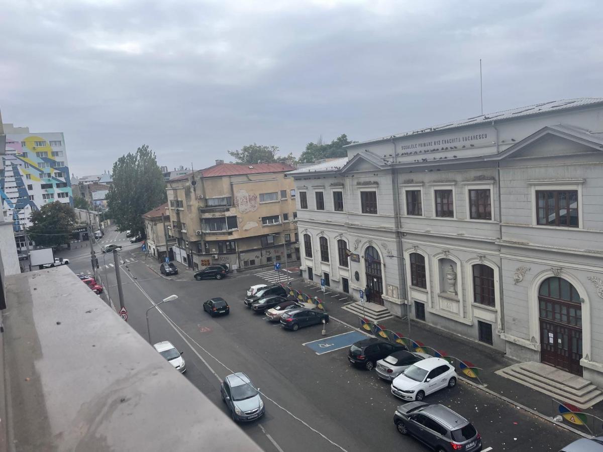 Lovely 2 Rooms Apartment In The Center Of The City Bucureşti Exterior foto